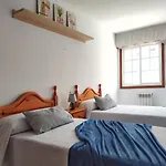 Apartamento con piscina y parking en el centro de Sanxenxo, a 100m de la playa