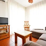 Galihost - Apartamento Con Piscina En El Centro De Sanxenxo