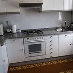 Se alquila piso en Sanxenxo con vistas al mar