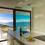 Villa De Diseno Con Impresionantes Vistas Al Mar