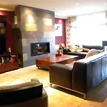 LAS LAGUNAS chalet adosado para máx 10, no recomendable para grupos de jóvenes