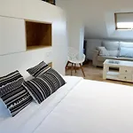 LAS LAGUNAS chalet adosado para máx 10, no recomendable para grupos de jóvenes