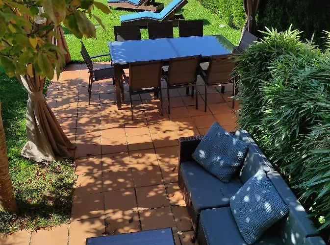 LAS LAGUNAS chalet adosado para máx 10, no recomendable para grupos de jóvenes