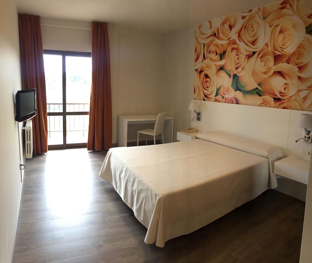 Hotel Santome 2*