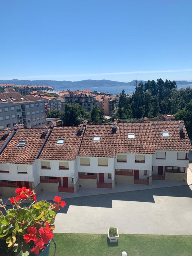 Con Piscina En El Centro De Apartamento Sanxenxo