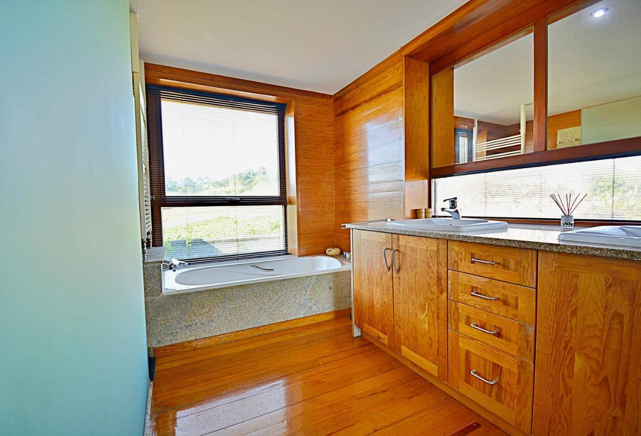 Villa De Diseño En Playa Pragueira - *