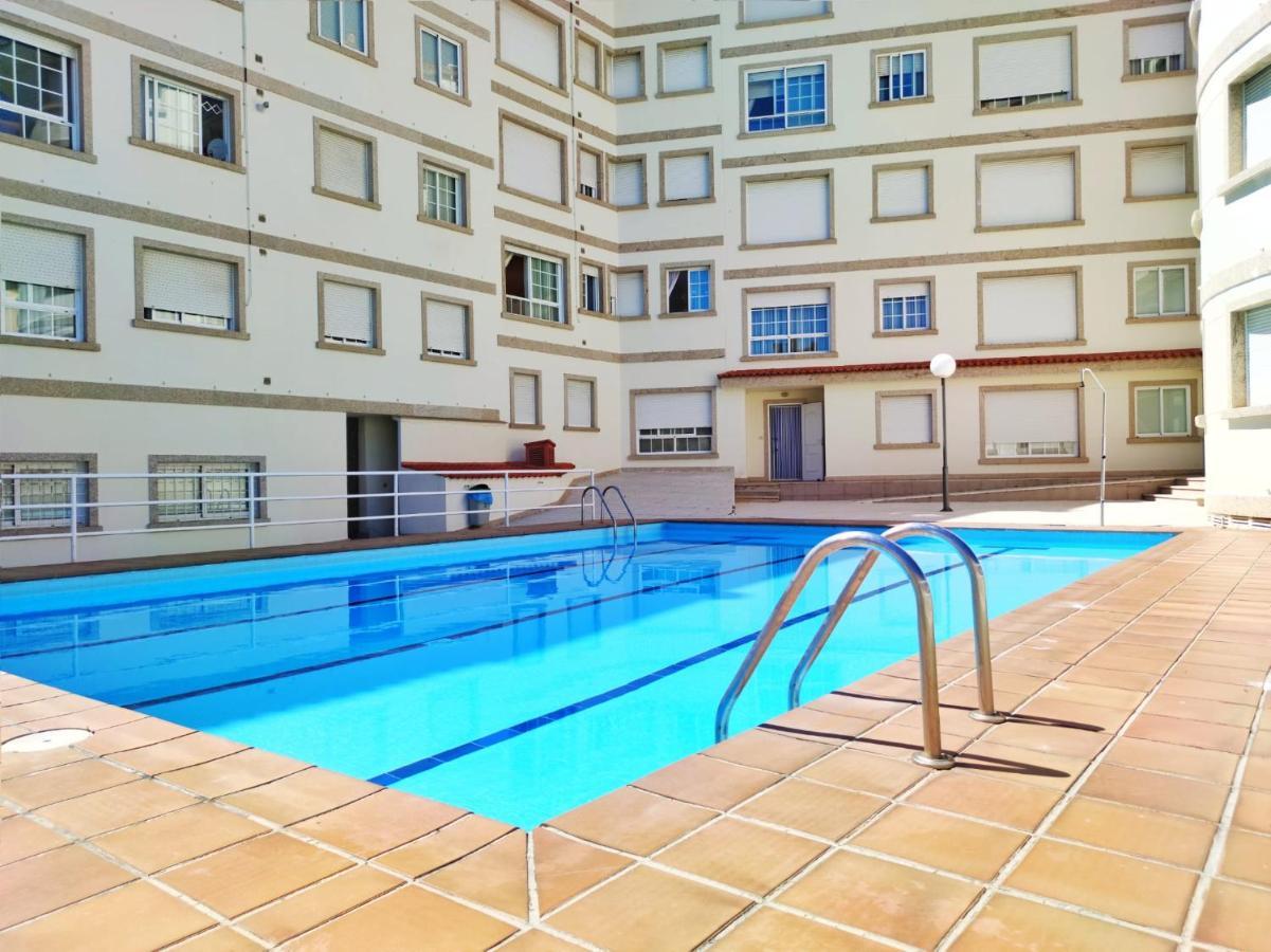 Con Piscina Y Parking En El Centro De Sanxenxo, A 100m De La Playa Apartamento *