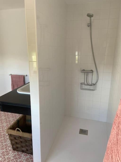 Casa Para 8 Con Jardín Terraza Y Barbacoa Сasa de vacaciones *