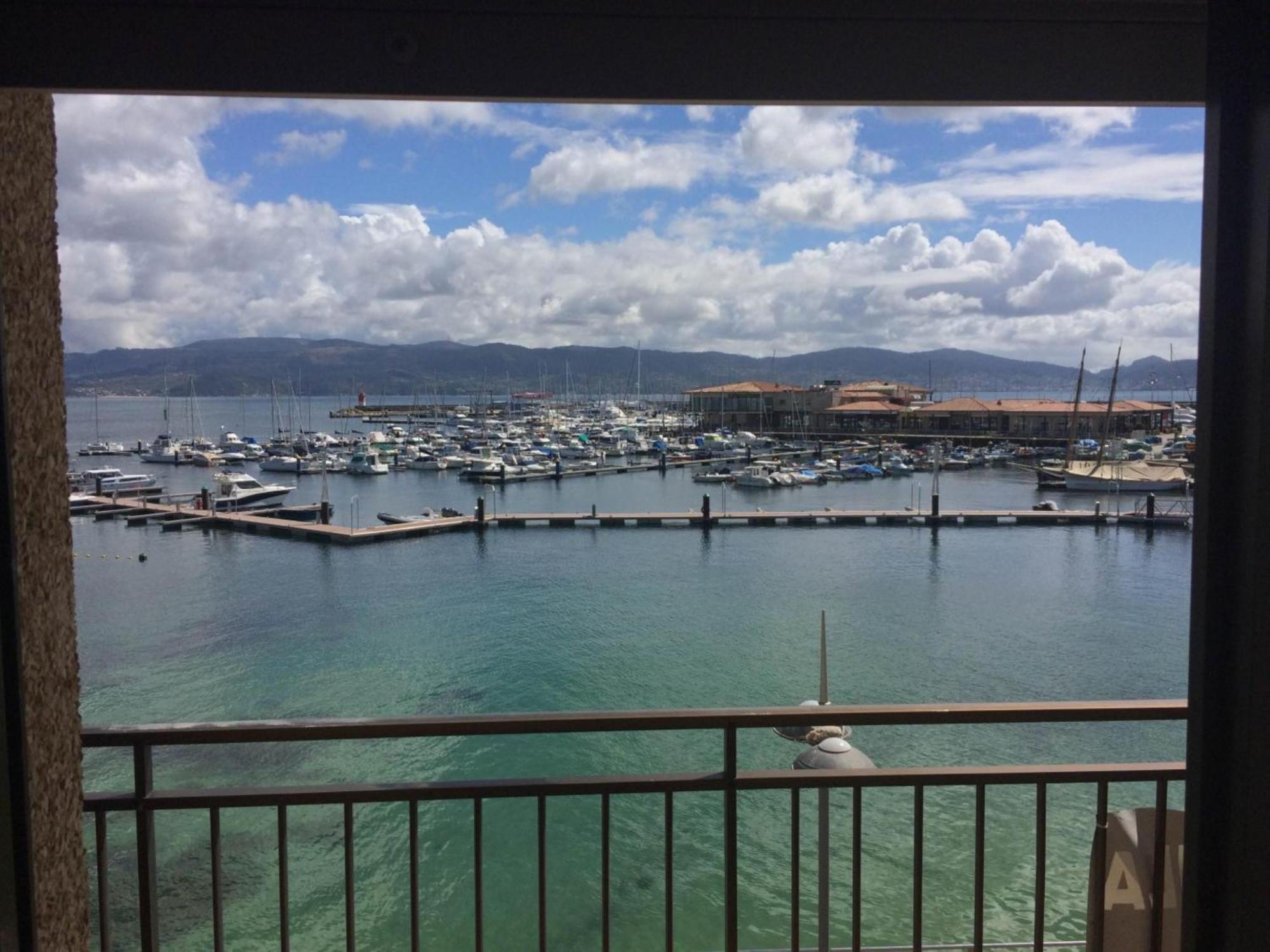 - 1 Bedroom With Sea Views - 0582 *