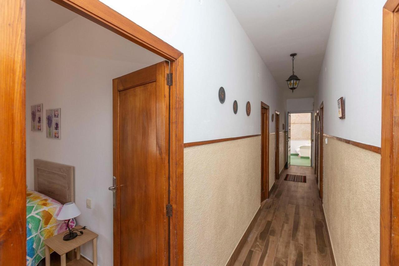 - 4 Bedrooms - 0275