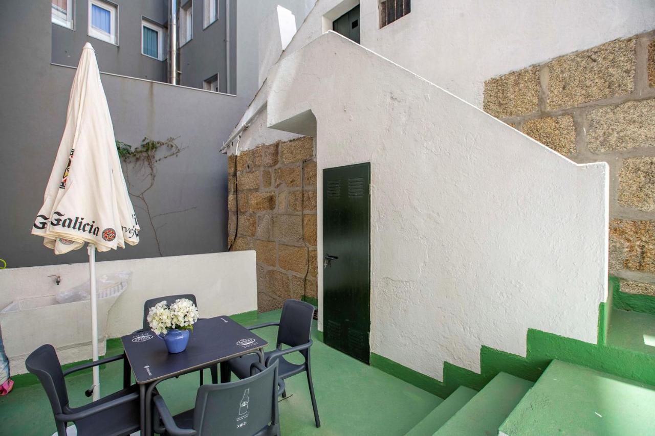 - 4 Bedrooms - 0275 Apartamento