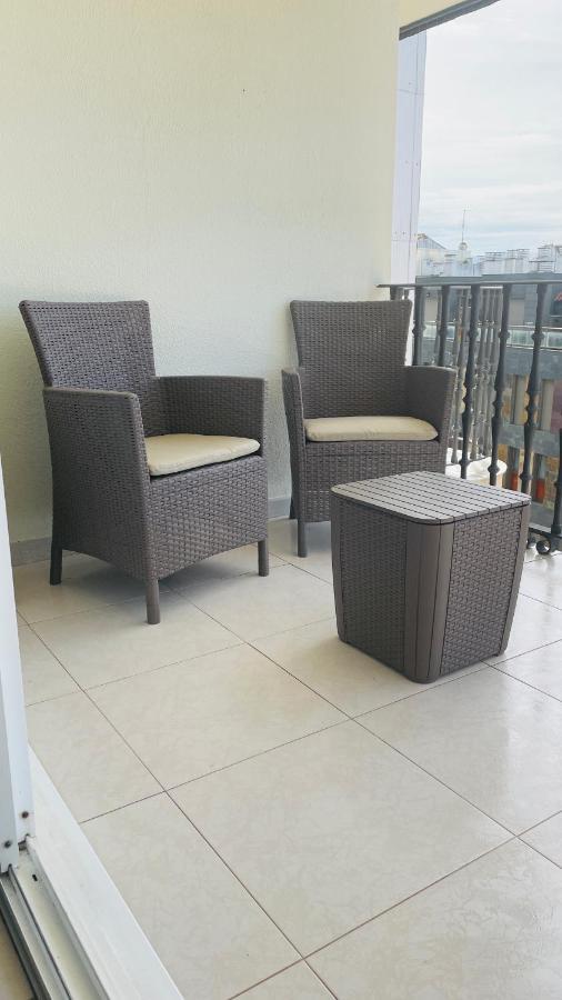 Apartamento Enjoy Sanxenxo,200m Playa, Balcon Vistas Cies, Piscina & Terraza Azotea,2 Plazas Garaje, 2 Banos, Muy Luminoso, Muy Tranquilo,muy Equipado, Centrico Sanxenxo
