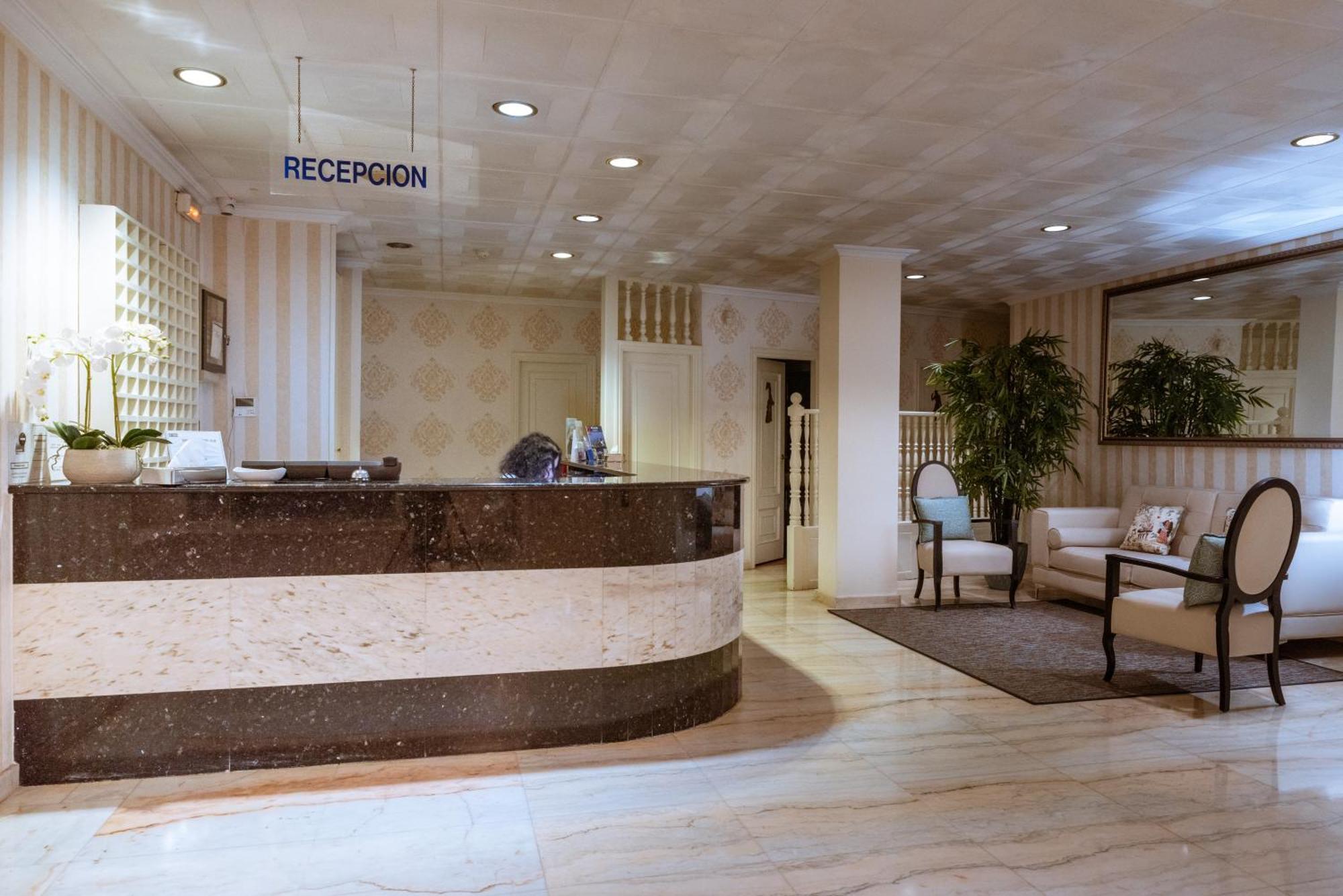 Ton Hotel 3*