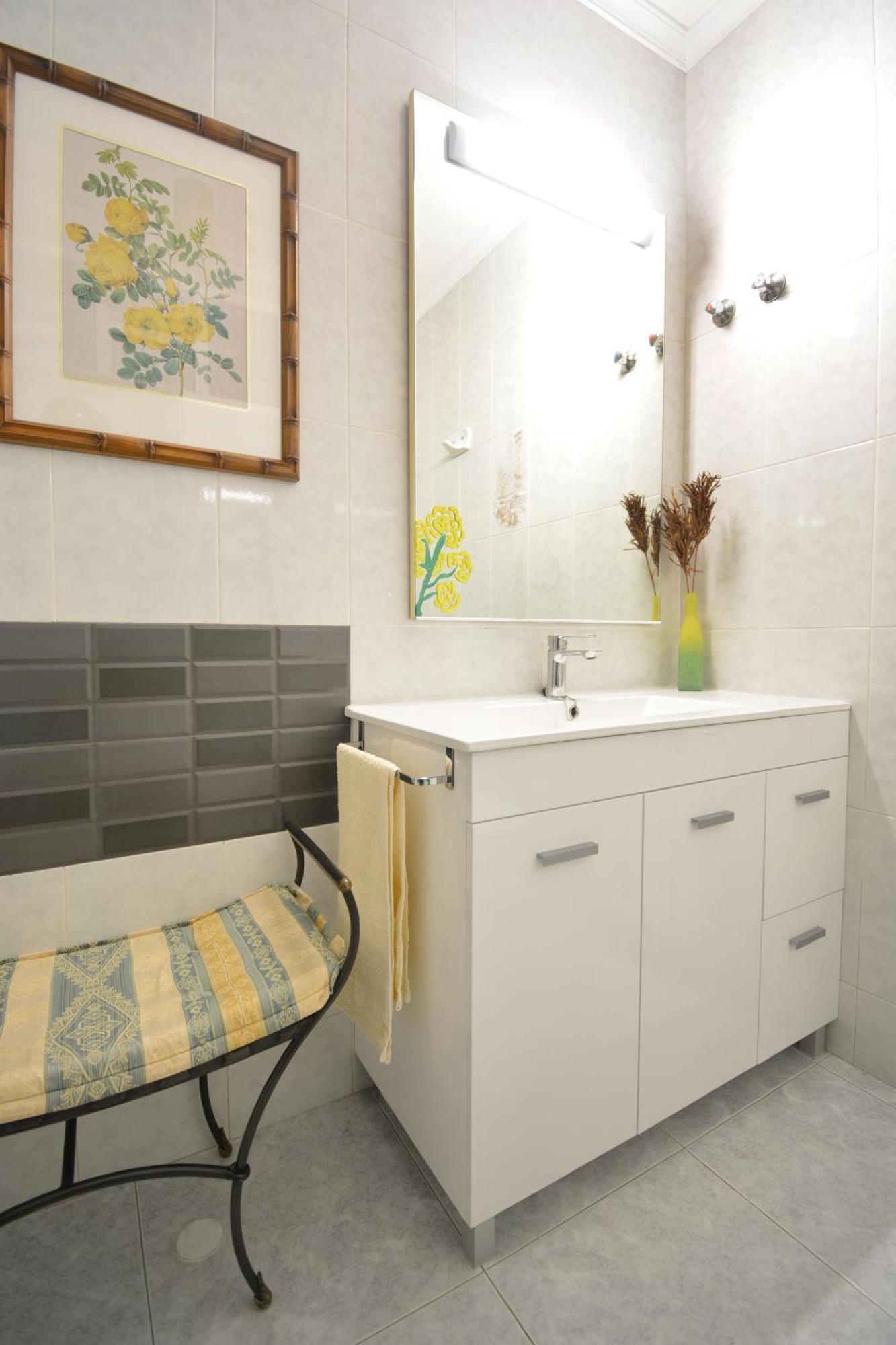 Apartamento Con Terraza En El Entorno De *