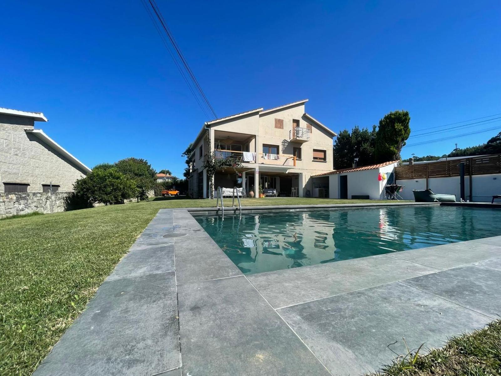 Casa Grande Piscina En Сasa de vacaciones *