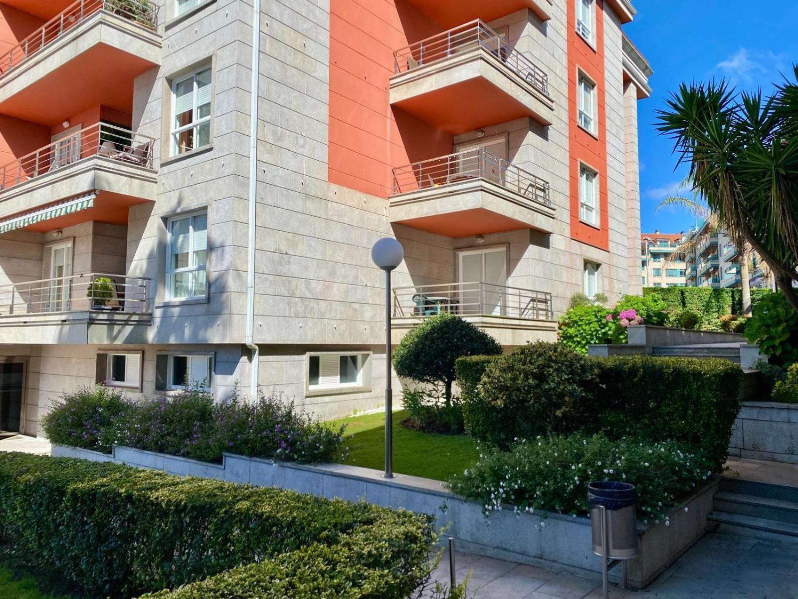 Apartamento En Con Piscina Sanxenxo
