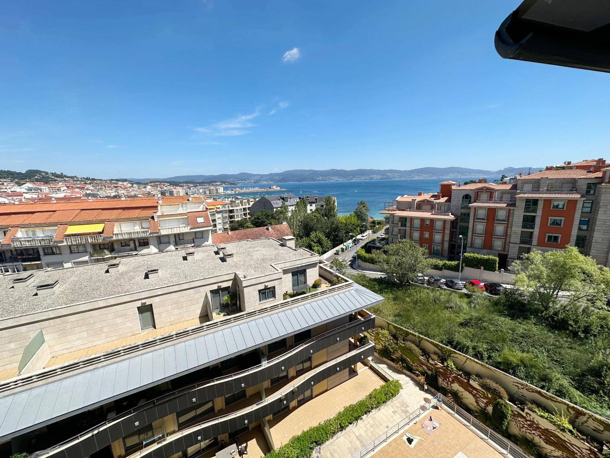 Apartamento Sanxenxo, 1 Hab Con Vistas Al Mar, Piscina, Garaje Y A 150 Mts De La Playa Silgar
