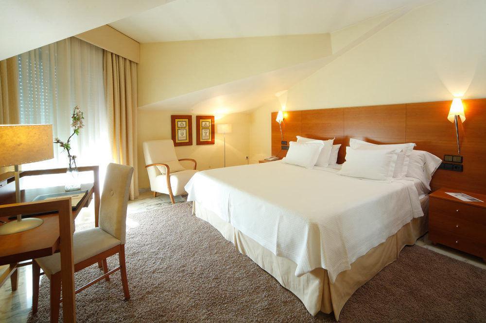 Carlos I Silgar Hotel 4*