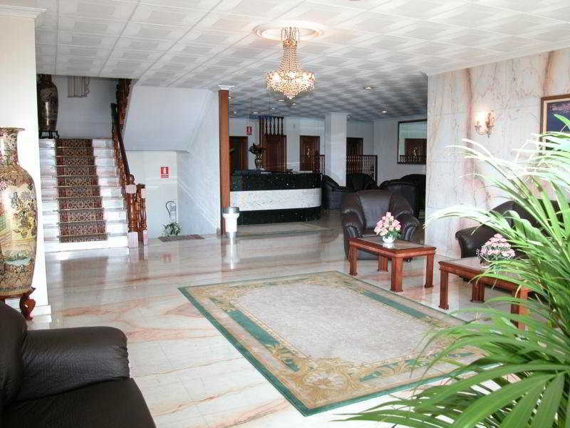 Ton Hotel 3*