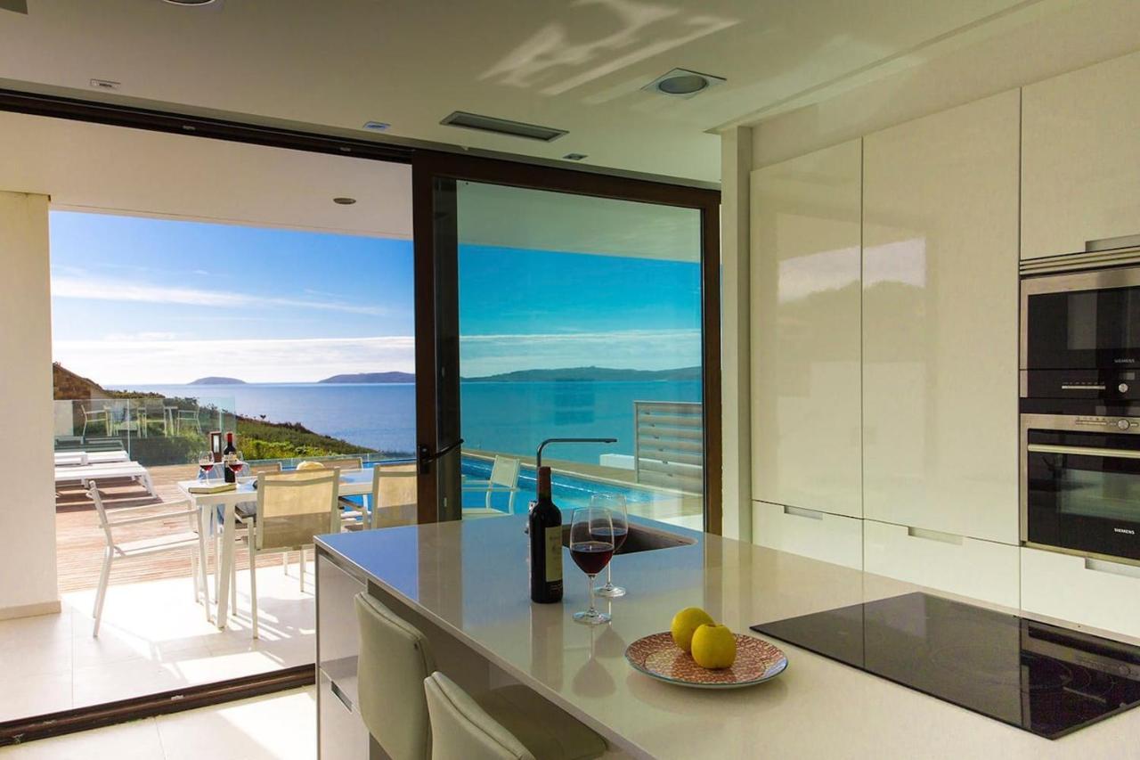 Villa De Diseno Con Impresionantes Vistas Al Mar Sanxenxo