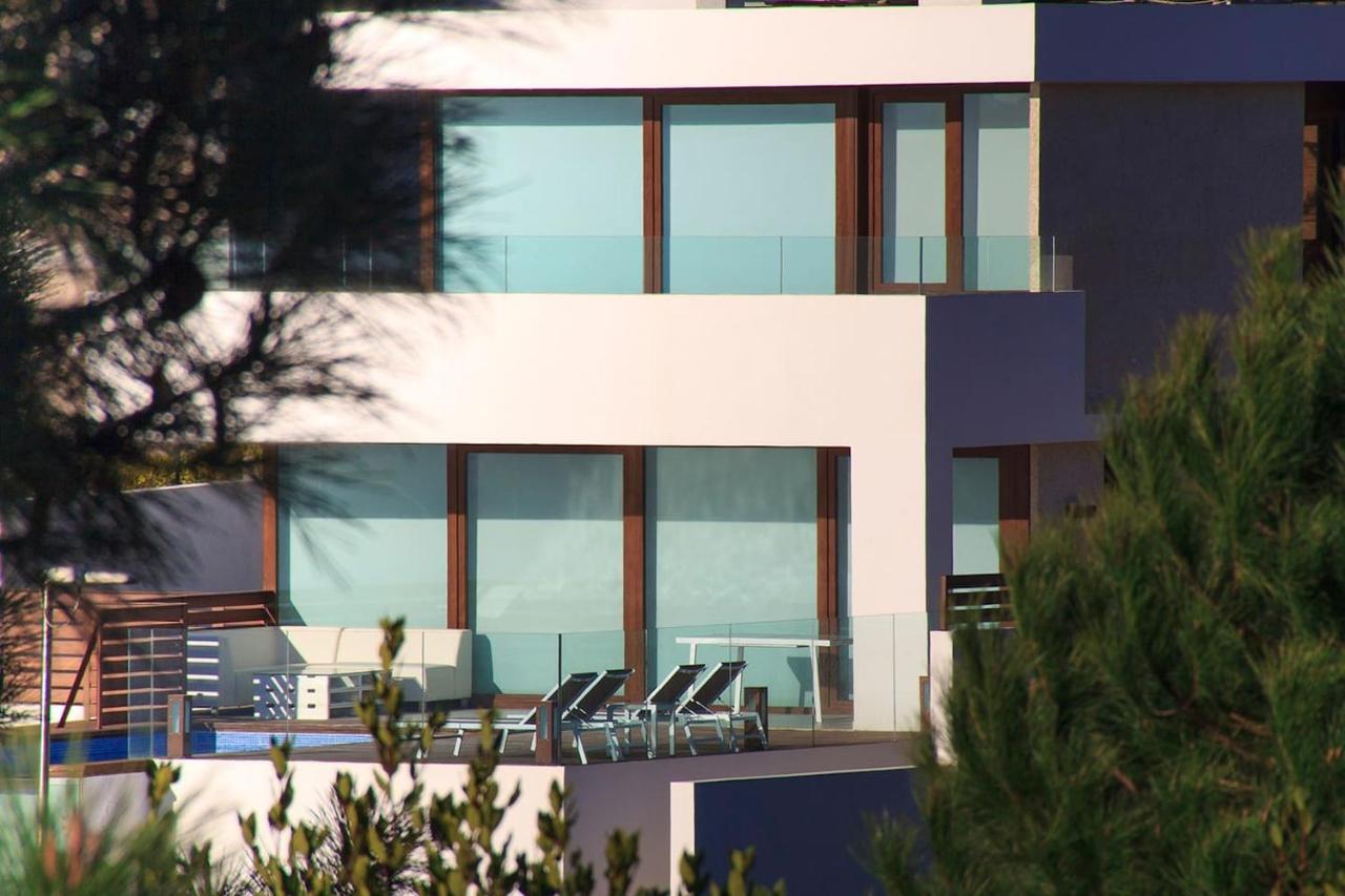 Villa De Diseno Con Impresionantes Vistas Al Mar *