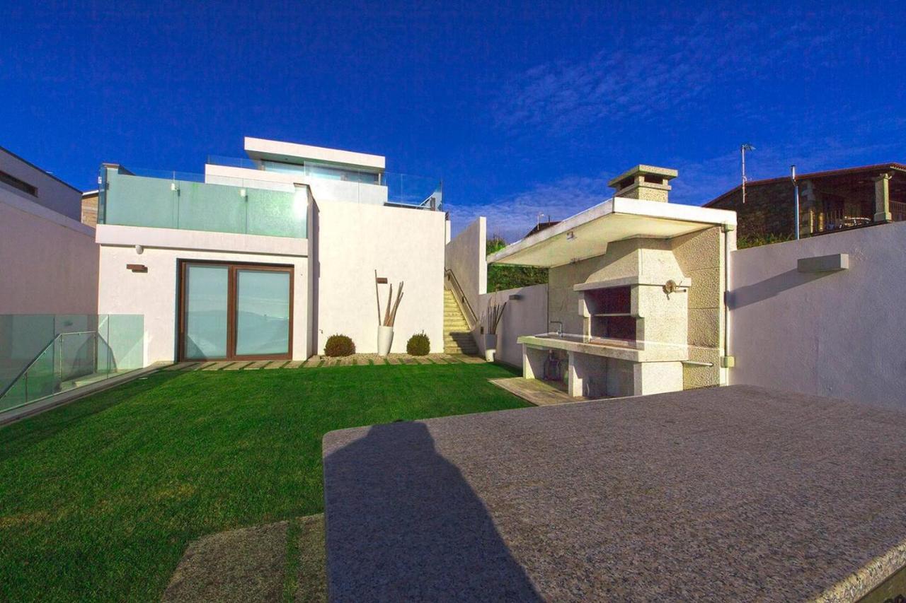 Villa De Diseno Con Impresionantes Vistas Al Mar Villa Sanxenxo